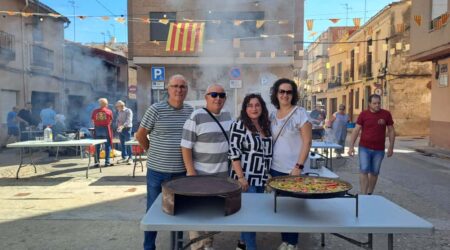 Vila-real viu una jornada festiva als seus barris amb paelles i lliurament de la clau