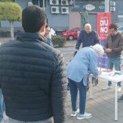 El PP de Vila-real continúa con su campaña de recogida de firmas contra el ‘basurazo’