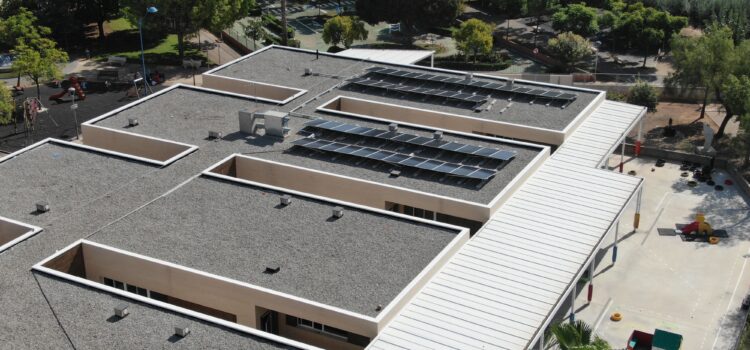 Vila-real culmina la instal·lació de plaques fotovoltaiques als col·legis del municipi