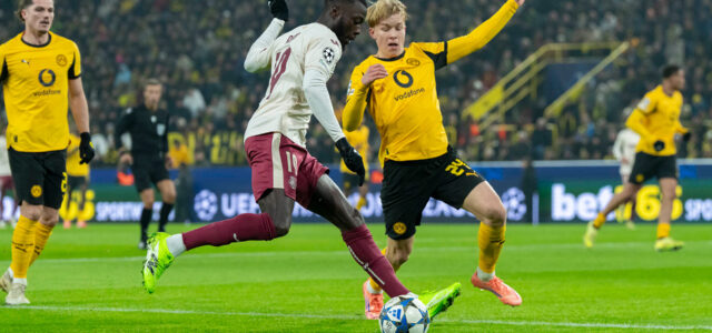 El Villarreal encaixa una polèmica i ampla derrota en la visita al camp del Borussia Dortmund (4-0)