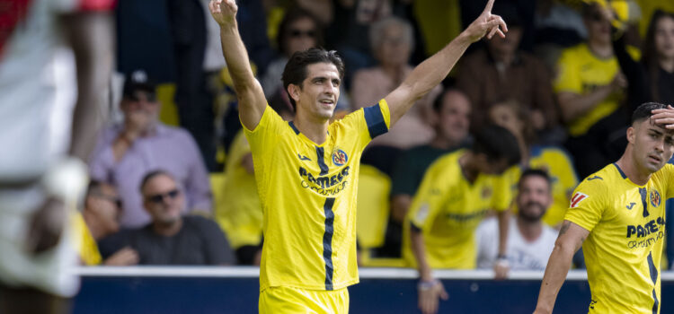 El Villarreal goleja al Rayo Vallecano en onades de fútbol vertiginós a l’Estadi de la Ceràmica (4-0)