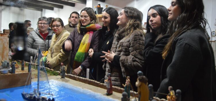 El Betlem artesanal de Toni Carmona torna a obrir amb quasi 200 peces i inspiració italiana