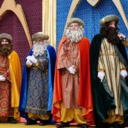 Els Missatgers Reials porten la màgia del Nadal a Vila-real malgrat la pluja