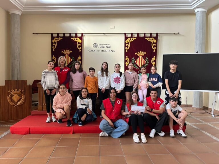 Els xiquets i xiquetes de Vila-real recapten fons per a Creu Roja amb una iniciativa solidària