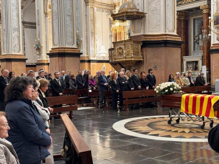 Vila-real acomiada a la seua Filla Predilecta Dolores Cortés Goterris amb honors