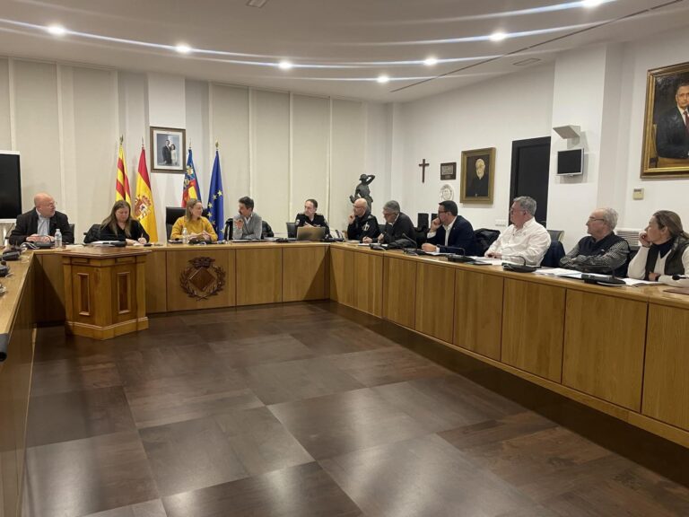 Vila-real escolta els agricultors davant l’augment de construccions en sòl rústic