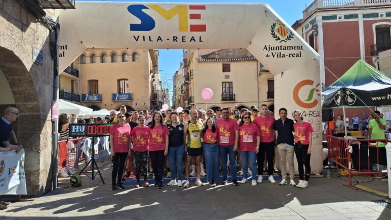 Més de 700 participants en la 5K solidària de les Filles de Maria del Rosari a benefici d’Aspanion