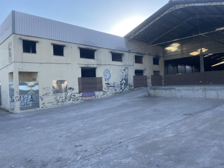 Vila-real aconsegueix la neteja, clausura i segellament de l’antic magatzem de Benjamín Beltrán