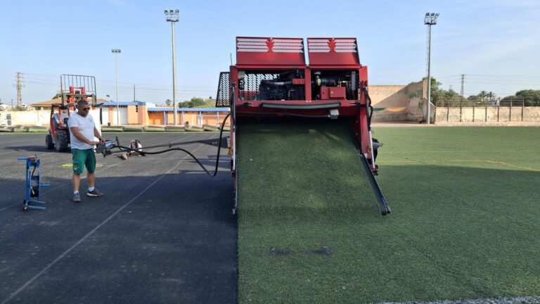 Vila-real avança en la renovació al camp de futbol Fundació Flors