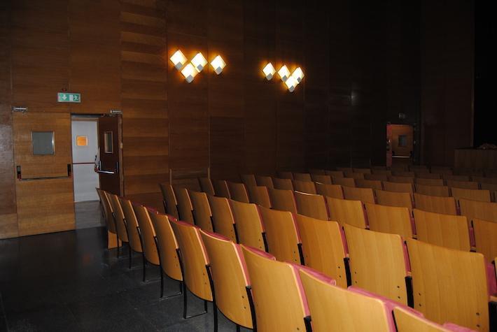 Les dependències municipals tenen bona qualitat de l'aire interior, a excepció d'una lleugera presència de fongs