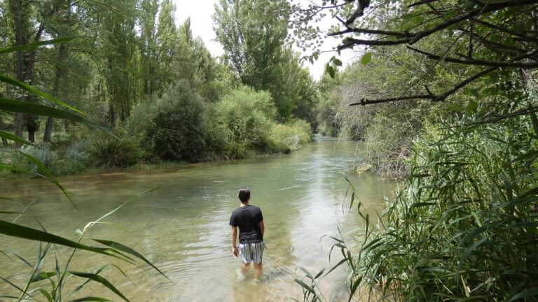 El Centre Excursionista de Vila-real presenta el llibre ‘Tolls, estrets i salts d’aigua valencians. 2ª part’