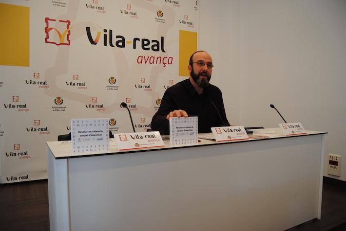 Una campanya de retolació en valencià facilitarà al sector hostaler set plaques amb termes per al dia a dia