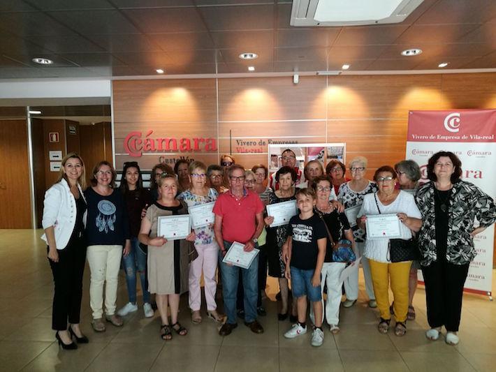 Els participants en els tallers de telemedicina cognitiva del programa Euglia reben els diplomes 