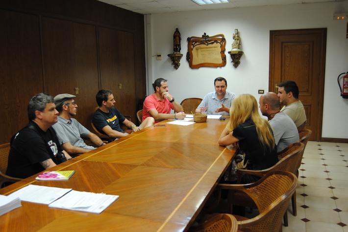 Els joves vila-realencs gaudiran per sisé any del Bus de la Marxa a Benicàssim per a eixir de festa sense riscos