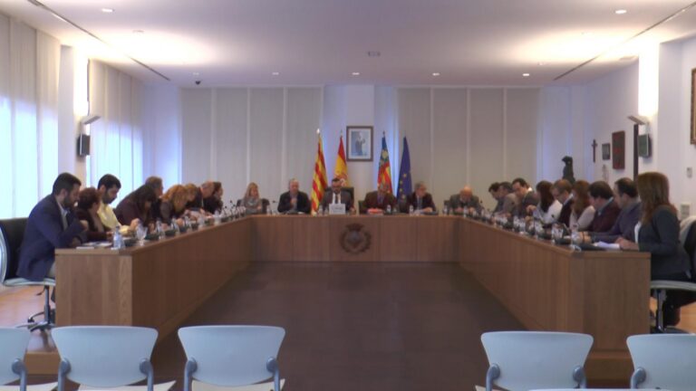 Vila-real ratifica el pressupost de 2017 en un ple extraordinari