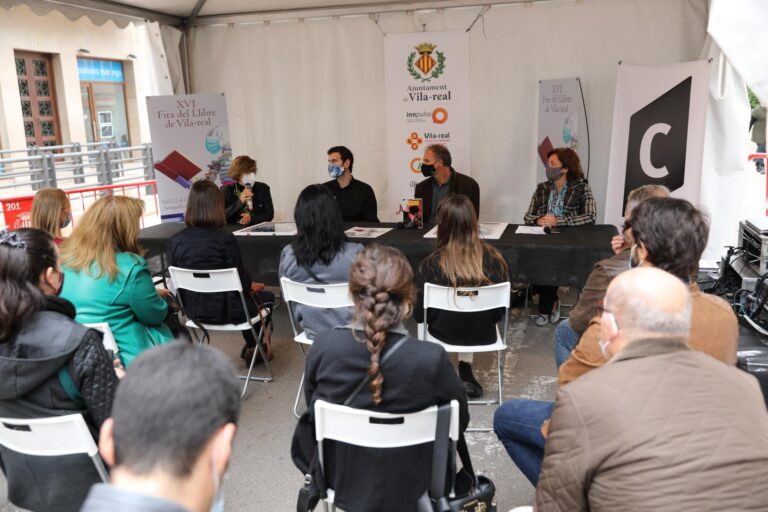 La Fira del Llibre rep la celebració del Certamen Literari Ciutat de Vila-real