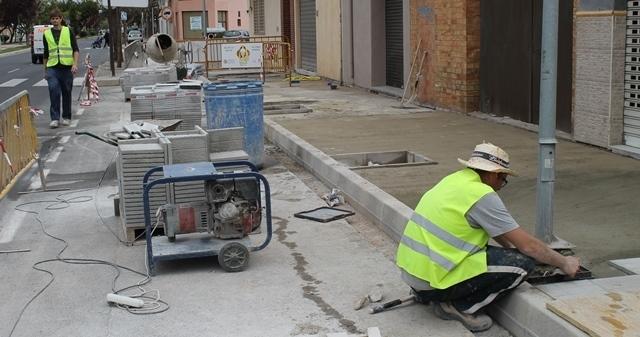 Adjudicat el mantenimiment de zones verdes, voreres, telecomunicacions i l'eliminació d'obstacles arquitectònics