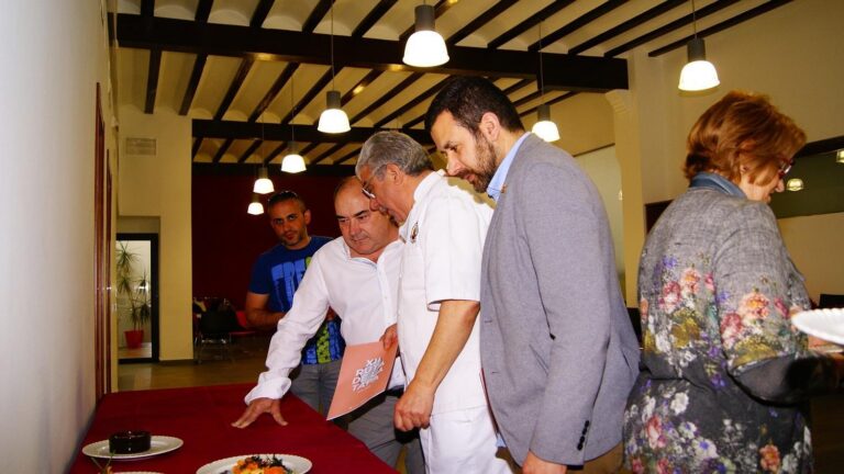 Arranca una ‘anticipada’ Ruta de la Tapa a petició dels hostalers amb 26 restaurants i el sorteig de deu pernils