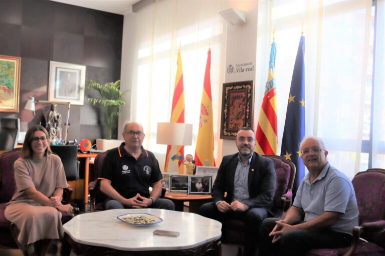 Benlloch rep Apaval amb motiu de la participació en l’Europeu de reclam