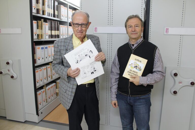 Quique dóna tota la seua producció que recull 30.000 vinyetes a l'Arxiu Municipal