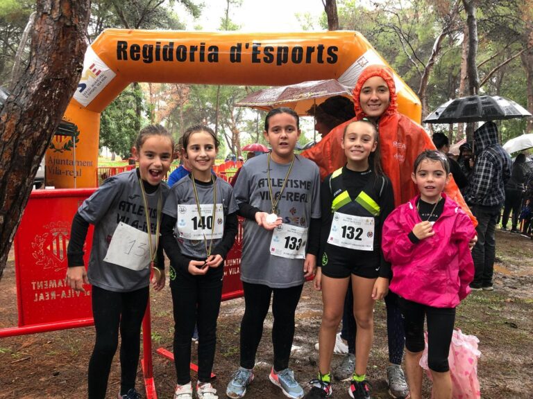 La XI Edició del Cros Mare de Déu de Gràcia i el III Cros Popular fan front a la pluja amb més de 850 inscrits