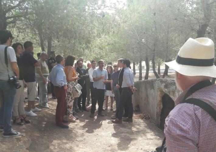 Vila-real viatja fins a la Fossa 113 de Paterna i dóna suport a la Llei de Memòria Històrica de la Generalitat