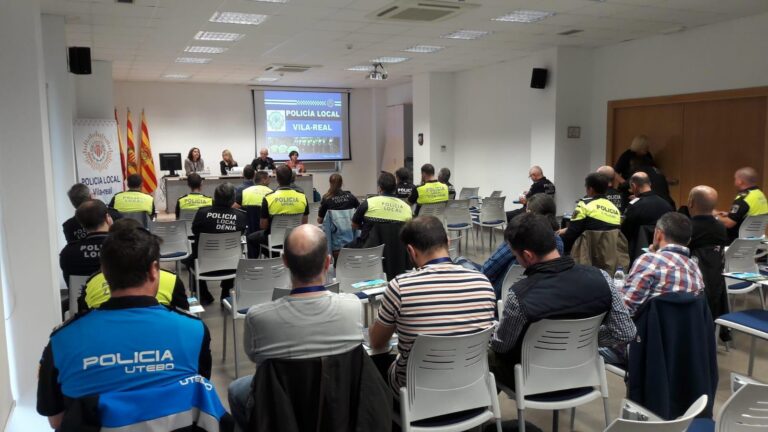 Mig centenar de participants de tot el territori nacional en el segon curs Intensiu en Mediació Policial 