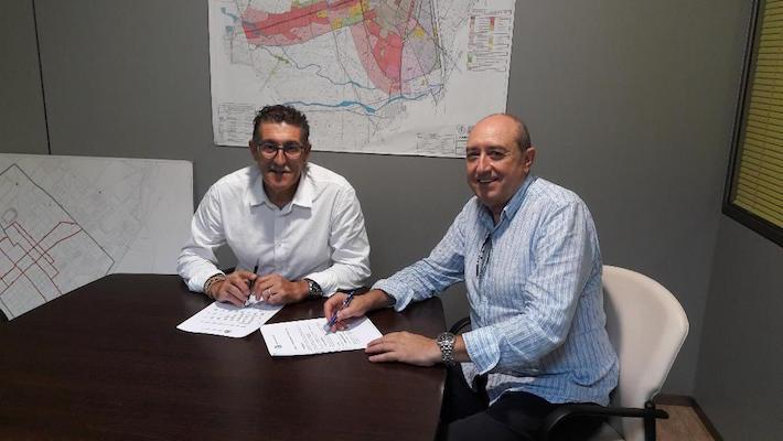 Medi Ambient i Tots Units signen les bases del concurs ‘Joguines amb molta vida’