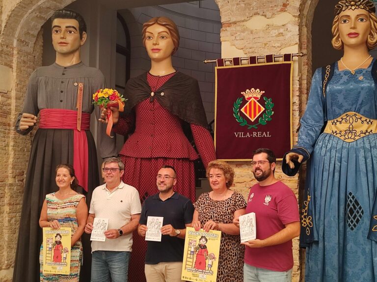 Vila-real presenta el llibret de la Colla Gegantera: proximitat, aposta per la solidaritat i una manera de ‘fer poble’
