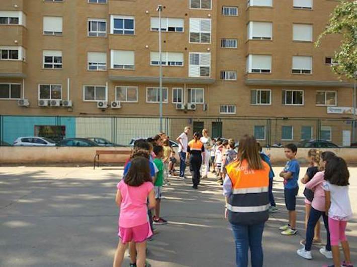 L’Escultor Ortells viu un simulacre d’evacuació davant una 'emergència' sota la supervisió de Protecció Civil 