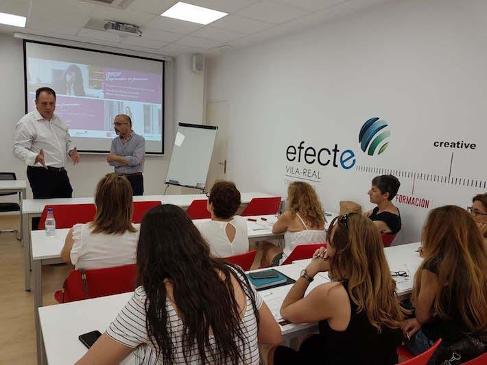 Caixa Rural acull formació per a dones emprendedores subvencionada per Diputació