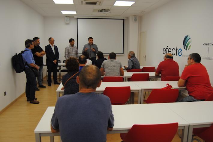 Dotze persones amb diversitat funcional es formen a la ciutat per a treballar en un nou rentador de cotxes