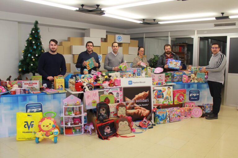 El PP lliura joguets a Joventut Antoniana dins de la seua campanya solidària de Nadal