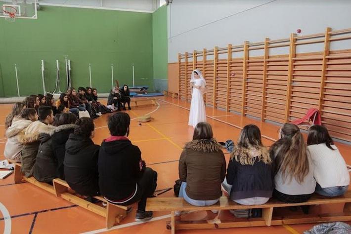 ‘Bésame 2.0’ fa ús de la dansa i el teatre per a abordar la violencia de gènere en els centres educatius 