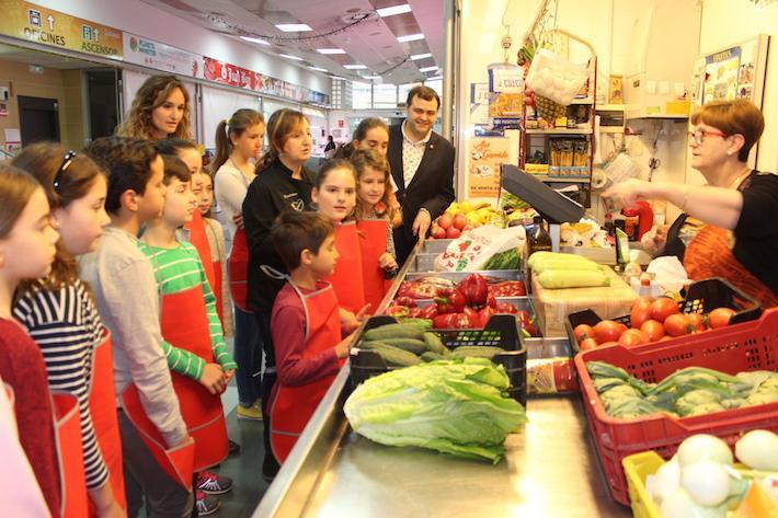 El Mercat Central acull la primera sessió del Taller de cuina amb Sheila Llop