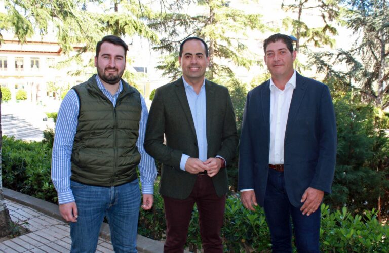 César Durà i Antonio Adsuara seran el deu i l’onze de la candidatura del PP de Vila-real         