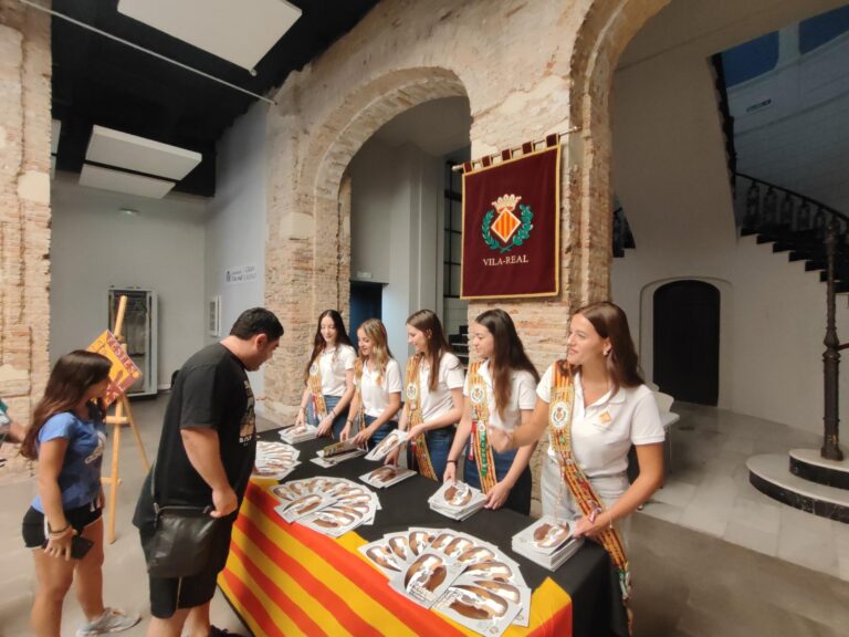 Arranca el repartiment dels 9.000 llibrets de festes