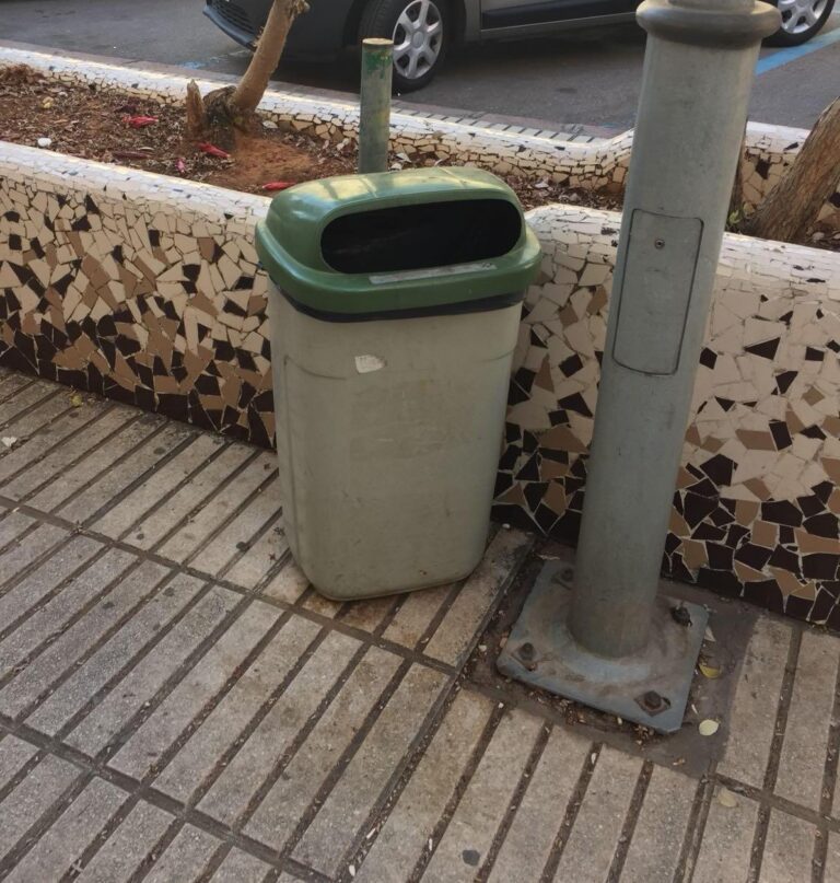 Cs exigeix la neteja urgent  del carrer de la Puríssima “pel seu estat lamentable”