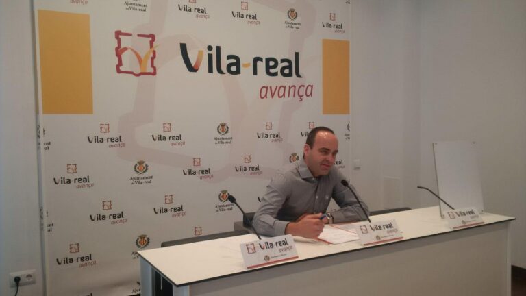 Ciutadans demana «més campanyes» per a reduir els excrements canins en la via pública