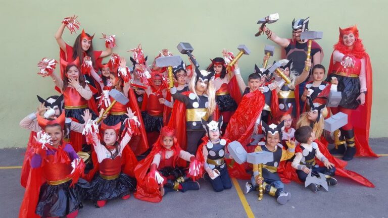Els escolars del CEIP Concepción Arenal es converteixen en superherois i superheroïnes per Carnaval 