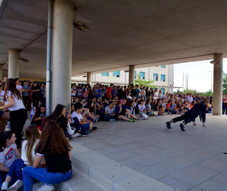 El VIII ‘Vila-real en Dansa’ prén els patis dels instituts Broch i Llop, Miralcamp i Tàrrega per segon any 