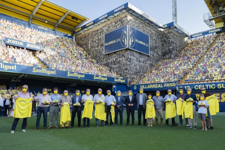 El Villarreal C.F. i l’Ajuntament rendeixen homenatge als herois de l’ascens a Segona