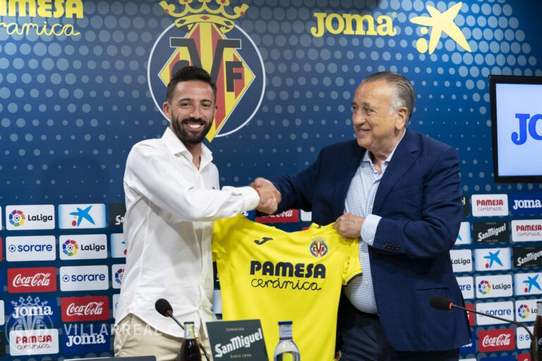 Morales, presentat amb el Villarreal: "És tot un repte debutar en Europa als 35 anys"