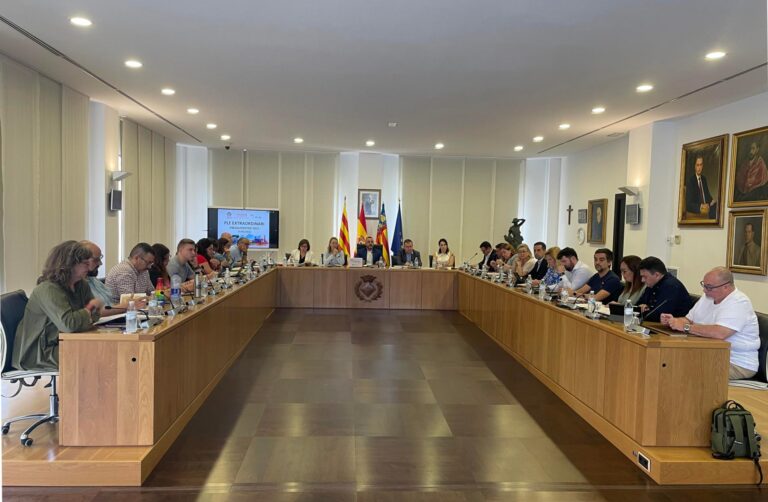 José Vicente Tomás rep la Medalla d’Or de Vila-real