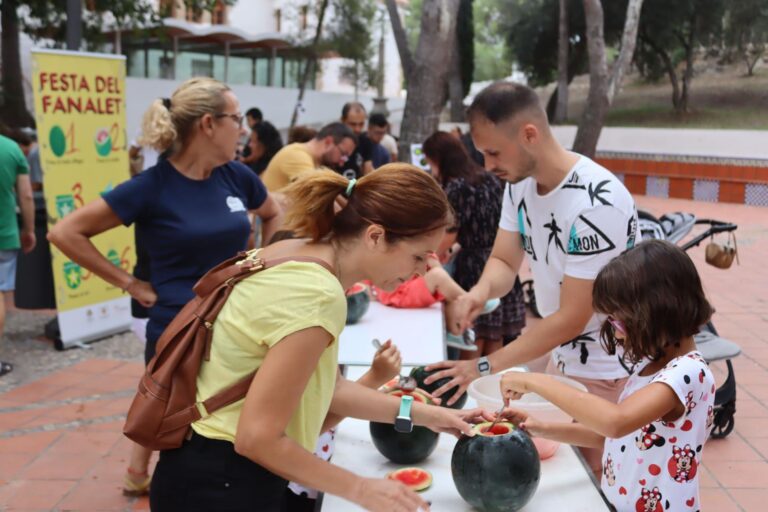 Els fanalets tornen a il·luminar Vila-real en una nit plena de tradició i emoció