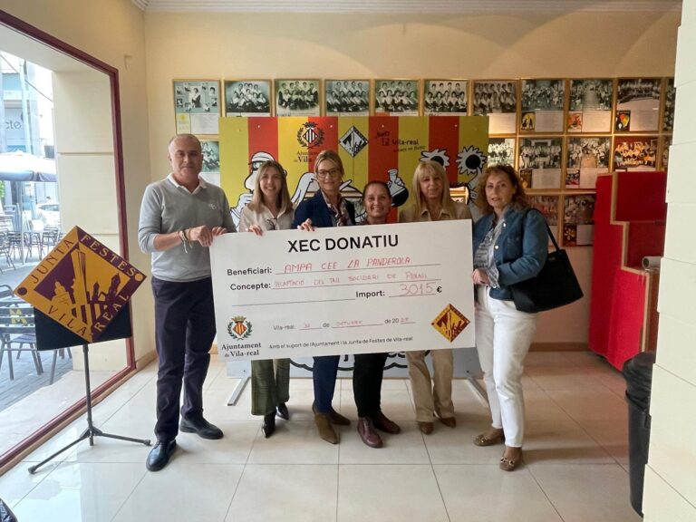 La solidaritat de les festes de Vila-real ajuda l’AMPA La Panderola amb més de 3.000 euros