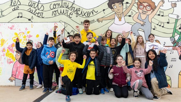 Diego Conde i Lauris Rodríguez protagonitzen ‘Una Estrella en Tu Cole’ al CEIP Nou Pedro Alcázar de Nules