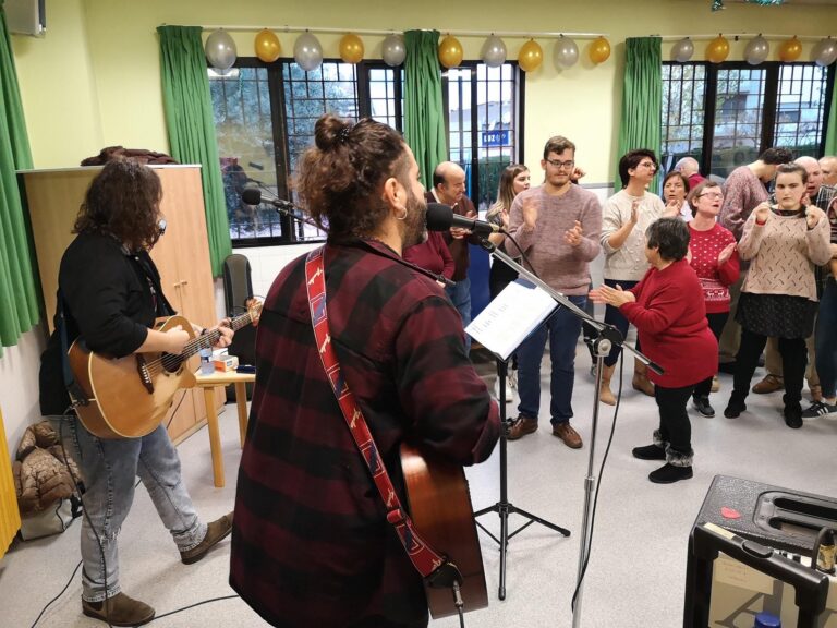 La residència de discapacitats psíquics celebra el 20é aniversari amb una jornada amb música i activitats
