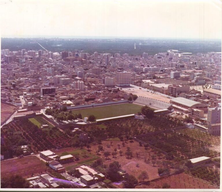 À Punt preestrena el documental Sentiment  groguet a l’estadi de la Ceràmica