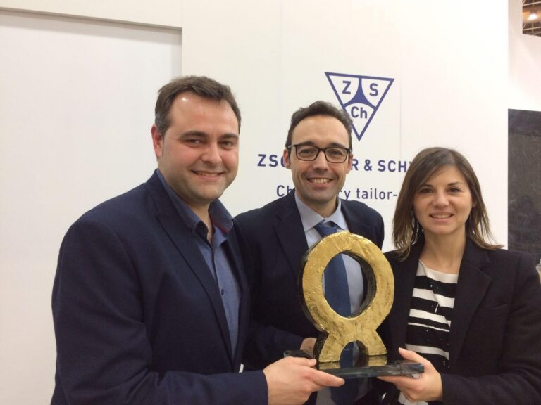 Ochando i Parra visiten els stands de les firmes vila-realenques a Cevisama